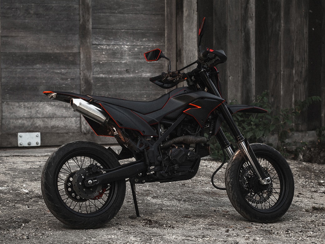 Bikehouse Arendovat Motocikl Kawasaki D Tracker Black Na Bali